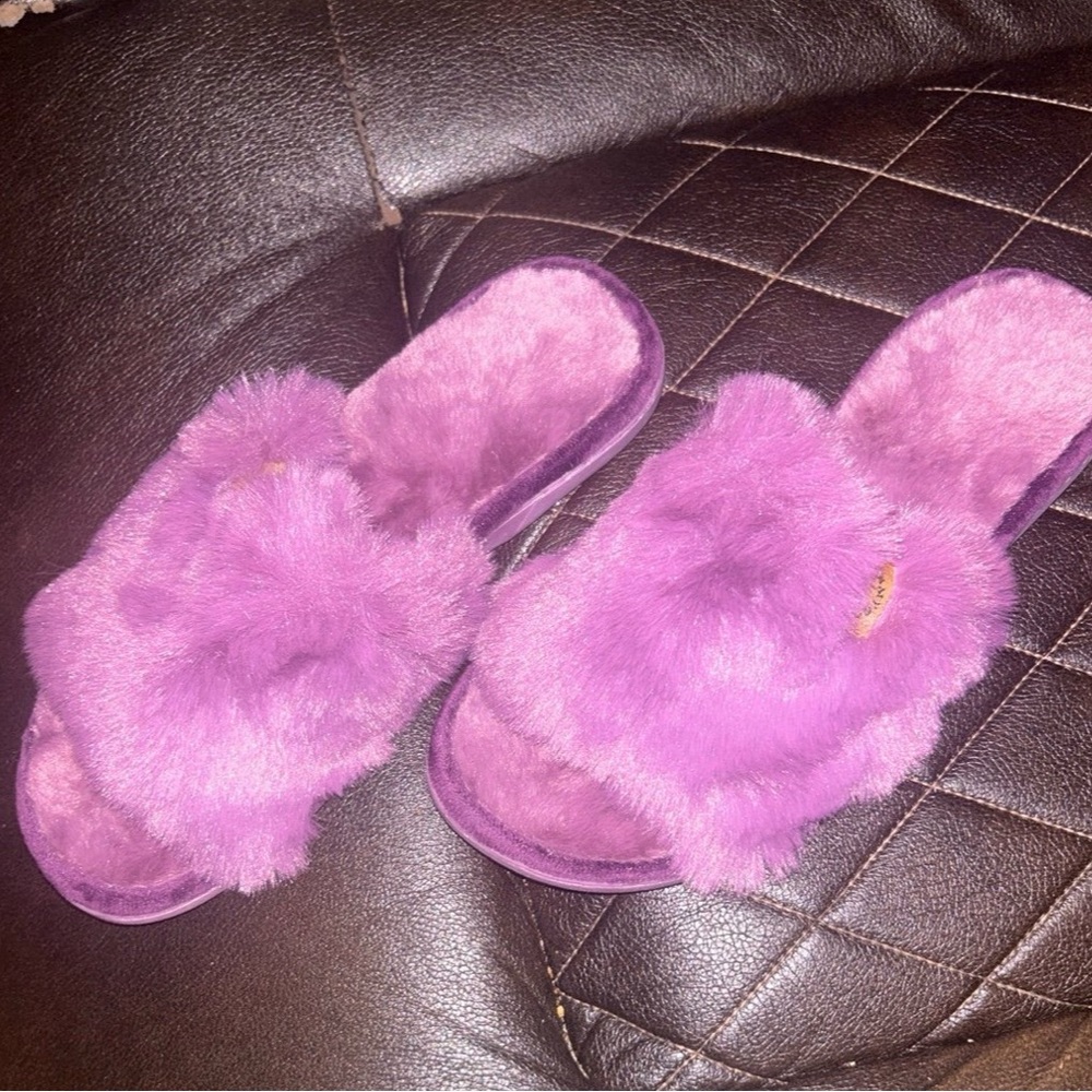 Purple Fuzzy Women's Slippers